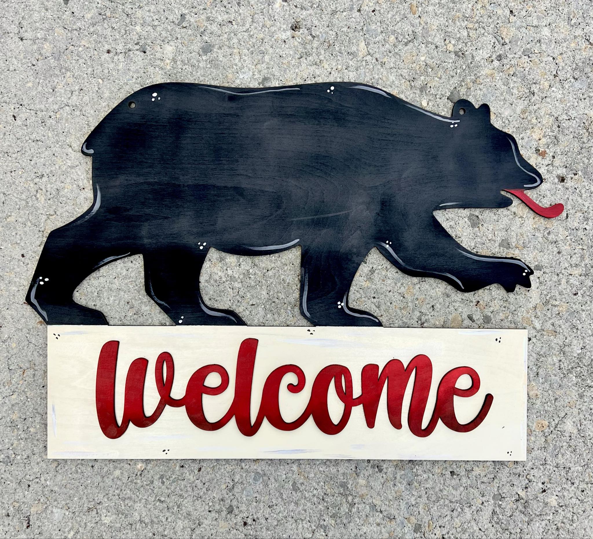 Welcome New Bern Bear Door Hanger